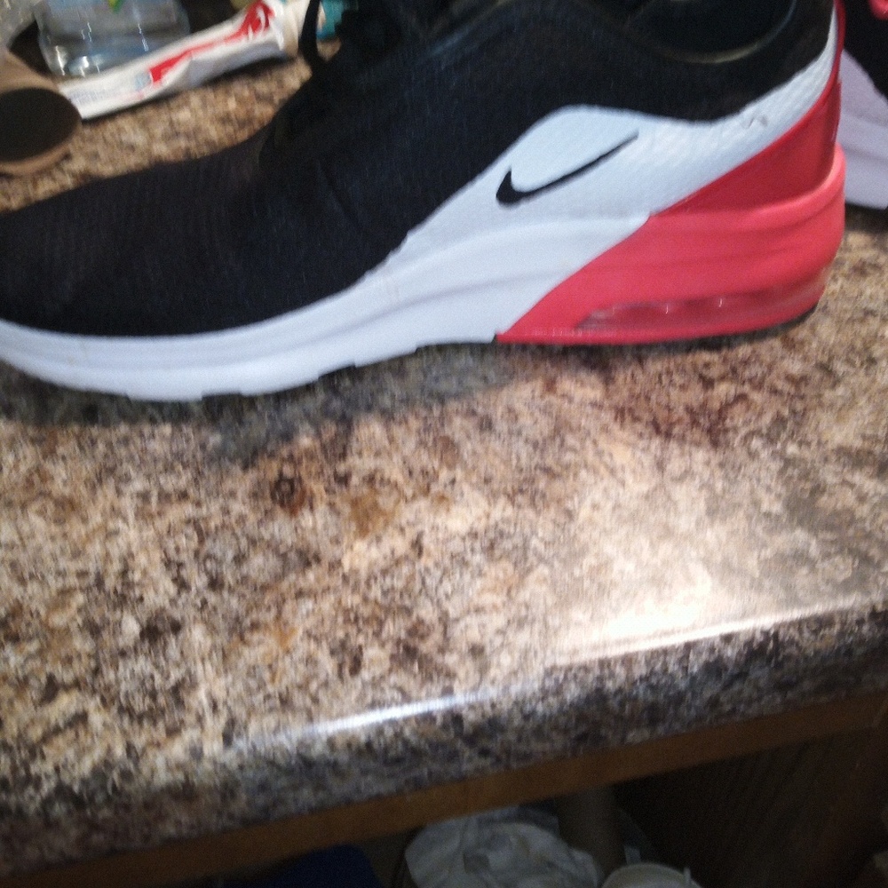 Nike air 10 1/2 - Picture 1 of 8